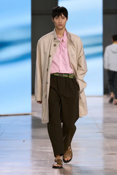 Look 14